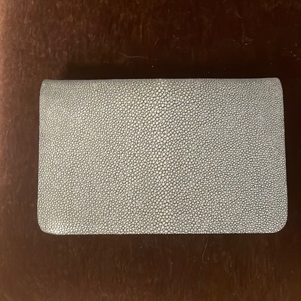Grey stingray cross body bag